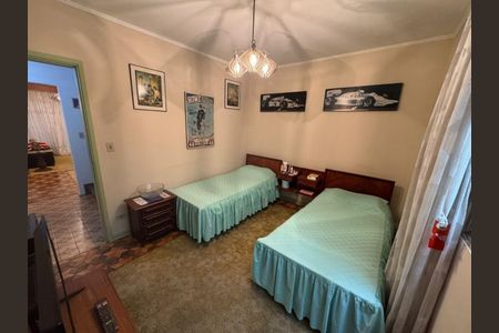 Casa à venda com 218m², 4 quartos e 3 vagasFoto 03