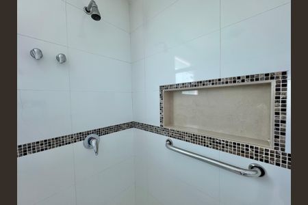 Casa de condomínio à venda com 227m², 4 quartos e 3 vagasSuíte 2 - Banheiro