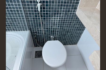 Casa de condomínio à venda com 227m², 4 quartos e 3 vagasSuíte 1 - Banheiro