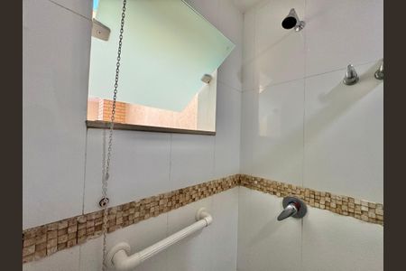 Casa de condomínio à venda com 227m², 4 quartos e 3 vagasSuíte 4 - Banheiro