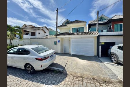 Casa de condomínio à venda com 227m², 4 quartos e 3 vagasÁrea externa