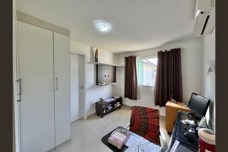 Casa de condomínio à venda com 227m², 4 quartos e 3 vagasSuíte 3