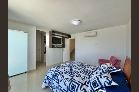 Casa de condomínio à venda com 227m², 4 quartos e 3 vagasSuíte 1