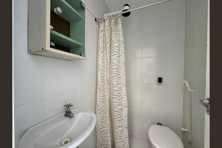 Casa de condomínio à venda com 227m², 4 quartos e 3 vagasÁrea de Serviço - Banheiro