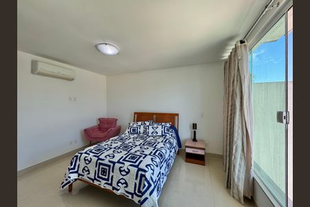 Casa de condomínio à venda com 227m², 4 quartos e 3 vagasSuíte 1