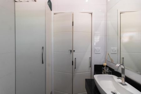 Casa à venda com 130m², 3 quartos e 5 vagasBanheiro
