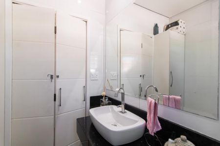 Casa à venda com 130m², 3 quartos e 5 vagasBanheiro