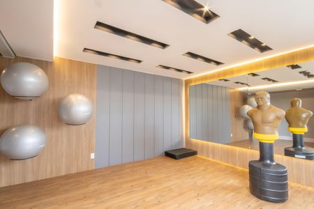 Apartamento para alugar com 82m², 2 quartos e 2 vagas Apartamento para alugar com 82m², 2 quartos e 2 vagasÁrea comum - Academia