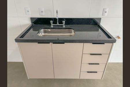 Apartamento para alugar com 82m², 2 quartos e 2 vagas Apartamento para alugar com 82m², 2 quartos e 2 vagasCozinha e Área de Serviço