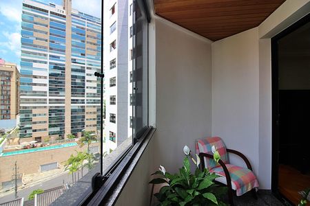 Apartamento à venda com 150m², 3 quartos e 3 vagasVaranda da Sala