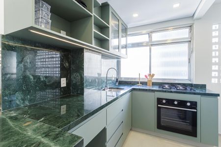 Cozinha de apartamento para alugar com 2 quartos, 70m² em Itaim Bibi, São Paulo