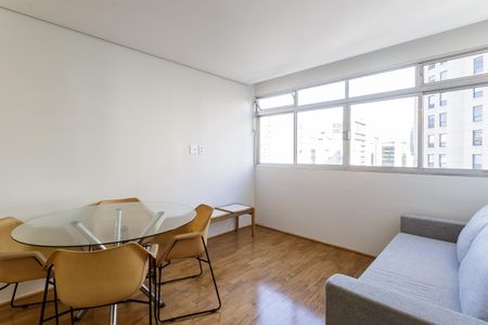 Sala de apartamento para alugar com 2 quartos, 70m² em Itaim Bibi, São Paulo