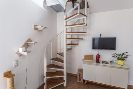 Apartamento para alugar com 114m², 2 quartos e 1 vagaEscada de Acesso a Cobertura