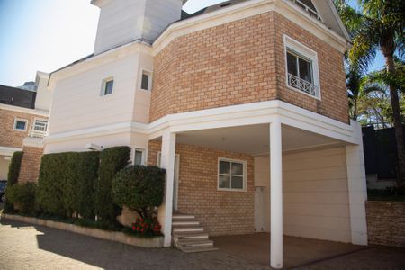 Fachada de casa de condomínio à venda com 3 quartos, 193m² em Jardim Petropolis, São Paulo