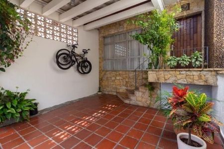 Casa à venda com 100m², 2 quartos e 2 vagas