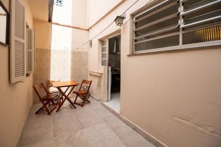 Casa à venda com 100m², 2 quartos e 2 vagas