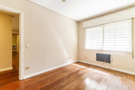 Casa à venda com 400m², 4 quartos e 7 vagas Casa à venda com 400m², 4 quartos e 7 vagasSuíte 4