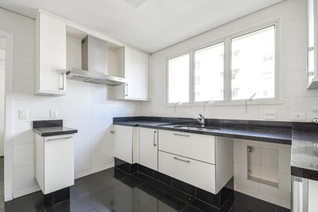 Apartamento à venda com 235m², 4 quartos e 4 vagas