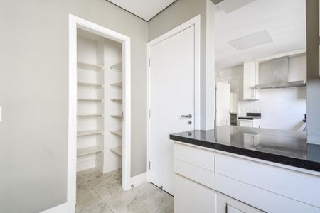 Apartamento à venda com 235m², 4 quartos e 4 vagas