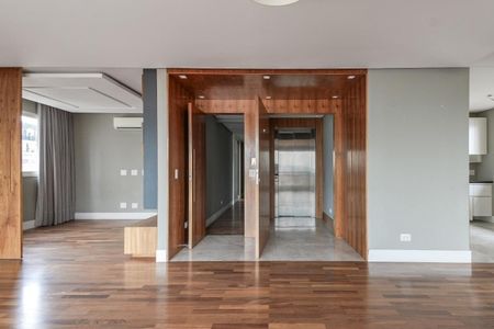 Apartamento à venda com 235m², 4 quartos e 4 vagas