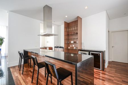 Apartamento à venda com 235m², 4 quartos e 4 vagas