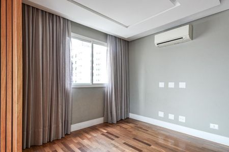 Apartamento à venda com 235m², 4 quartos e 4 vagas