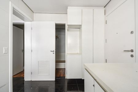 Apartamento à venda com 235m², 4 quartos e 4 vagas