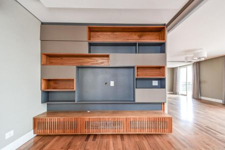 Apartamento à venda com 235m², 4 quartos e 4 vagas