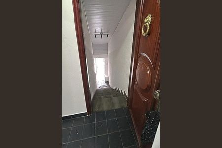 Casa à venda com 240m², 2 quartos e sem vaga