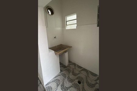 Casa à venda com 240m², 2 quartos e sem vaga