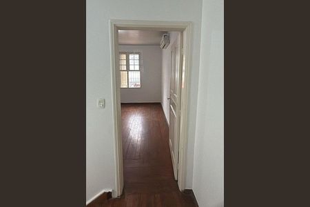 Casa à venda com 240m², 2 quartos e sem vaga