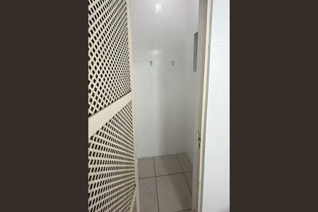 Casa à venda com 240m², 2 quartos e sem vaga