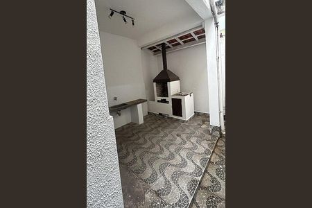 Casa à venda com 240m², 2 quartos e sem vaga
