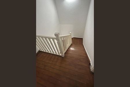 Casa à venda com 240m², 2 quartos e sem vaga