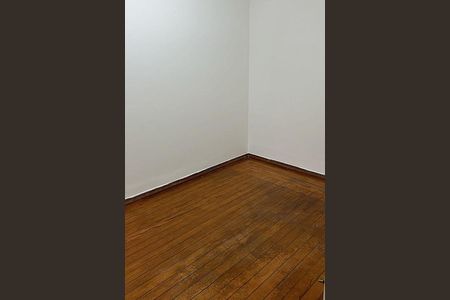 Casa à venda com 240m², 2 quartos e sem vaga