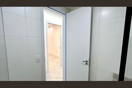 Apartamento à venda com 57m², 2 quartos e 1 vaga Apartamento à venda com 57m², 2 quartos e 1 vagaBanheiro social