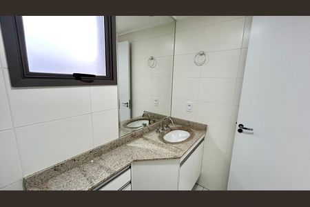Apartamento à venda com 57m², 2 quartos e 1 vaga Apartamento à venda com 57m², 2 quartos e 1 vagaBanheiro da Suíte