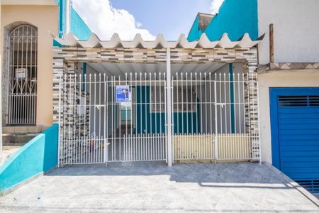 Casa para alugar com 120m², 3 quartos e 1 vaga Casa para alugar com 120m², 3 quartos e 1 vagaFachada