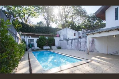 Casa à venda com 440m², 3 quartos e 3 vagas