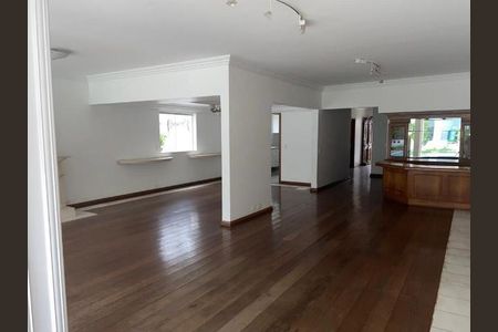 Casa à venda com 440m², 3 quartos e 3 vagas