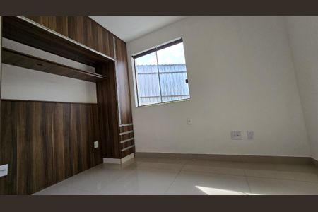 Casa à venda com 115m², 2 quartos e 2 vagas