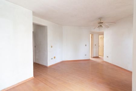Apartamento à venda com 75m², 2 quartos e 1 vaga Apartamento à venda com 75m², 2 quartos e 1 vagaSala
