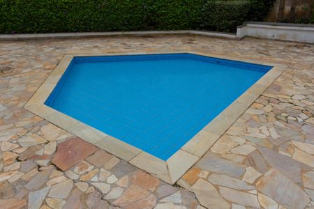 Apartamento à venda com 75m², 2 quartos e 1 vaga Apartamento à venda com 75m², 2 quartos e 1 vagaÁrea comum - Piscina