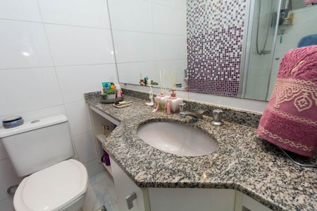 Apartamento à venda com 87m², 3 quartos e 2 vagas Apartamento à venda com 87m², 3 quartos e 2 vagasBanheiro da Suíte