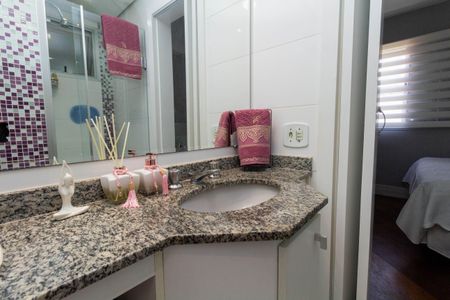 Apartamento à venda com 87m², 3 quartos e 2 vagas Apartamento à venda com 87m², 3 quartos e 2 vagasBanheiro da Suíte