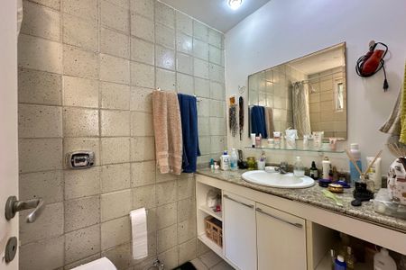 Apartamento à venda com 170m², 3 quartos e 2 vagasBanheiro 