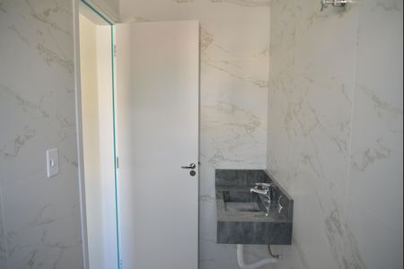 Casa à venda com 155m², 3 quartos e 4 vagasBanheiro da Suíte 1 