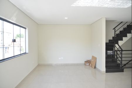 Casa à venda com 155m², 3 quartos e 4 vagasSala