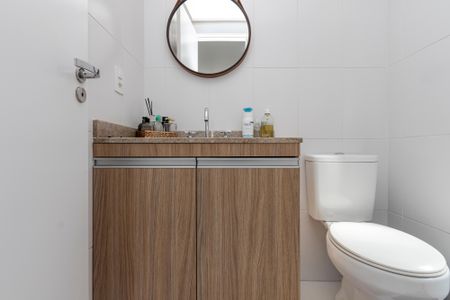 Apartamento à venda com 61m², 2 quartos e 1 vaga Apartamento à venda com 61m², 2 quartos e 1 vagaBanheiro da Suíte