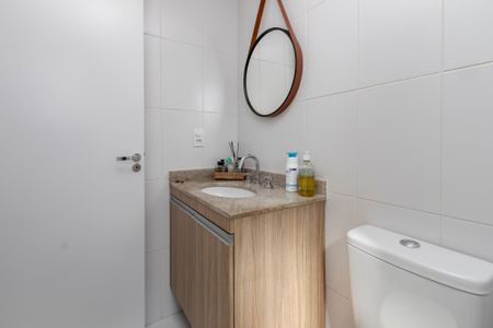 Apartamento à venda com 61m², 2 quartos e 1 vaga Apartamento à venda com 61m², 2 quartos e 1 vagaBanheiro da Suíte